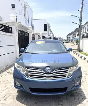 Toyota Venza XLE 2012 Blue