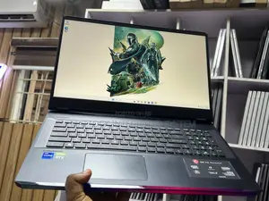 Laptop MSI Raider GE76 12UGS 32GB Intel Core i7 SSD 1.5T