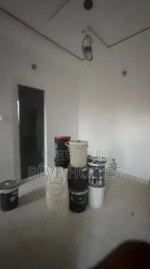 Mini Flat in Akoka for rent
