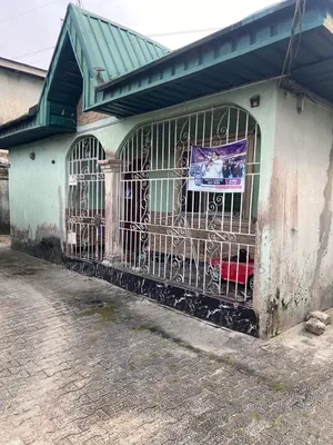 6bdrm Bungalow in Uti ,  Effurun , Off for sale