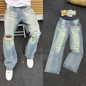 Vintage Baggy Ripped Light Wash Straight Denim Jeans