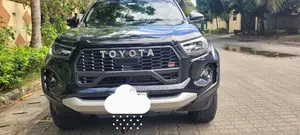 Toyota Hilux 2024 Black