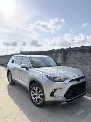Toyota Highlander Limited AWD 2024 Silver