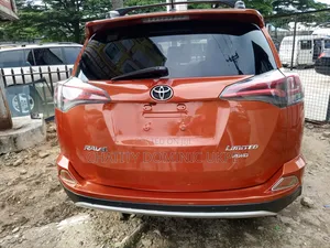 Toyota RAV4 XLE 4dr SUV AWD (2.5L 4cyl 6A) 2015 Orange