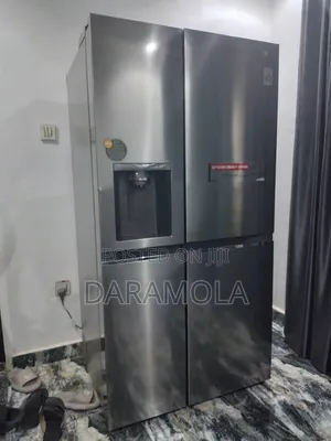 Fridge With Ice Dispenser