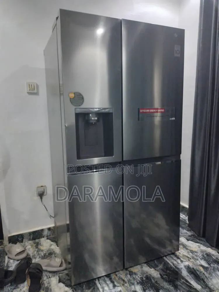 Fridge With Ice Dispenser