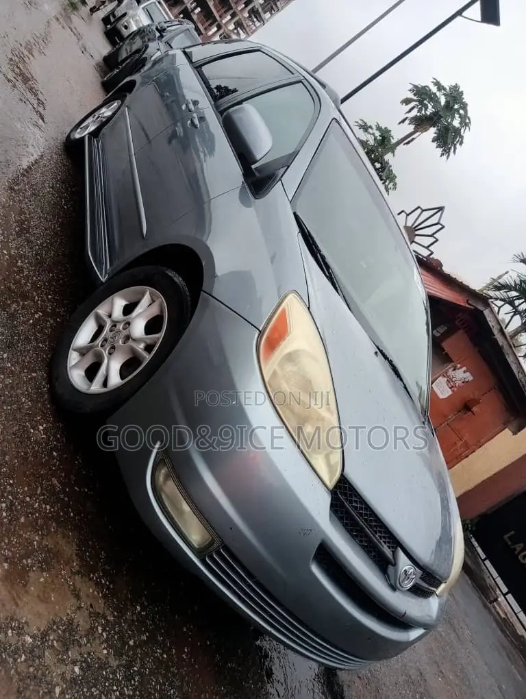 Toyota Sienna 2005