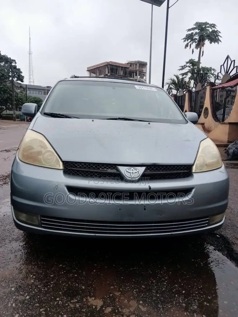Toyota Sienna 2005