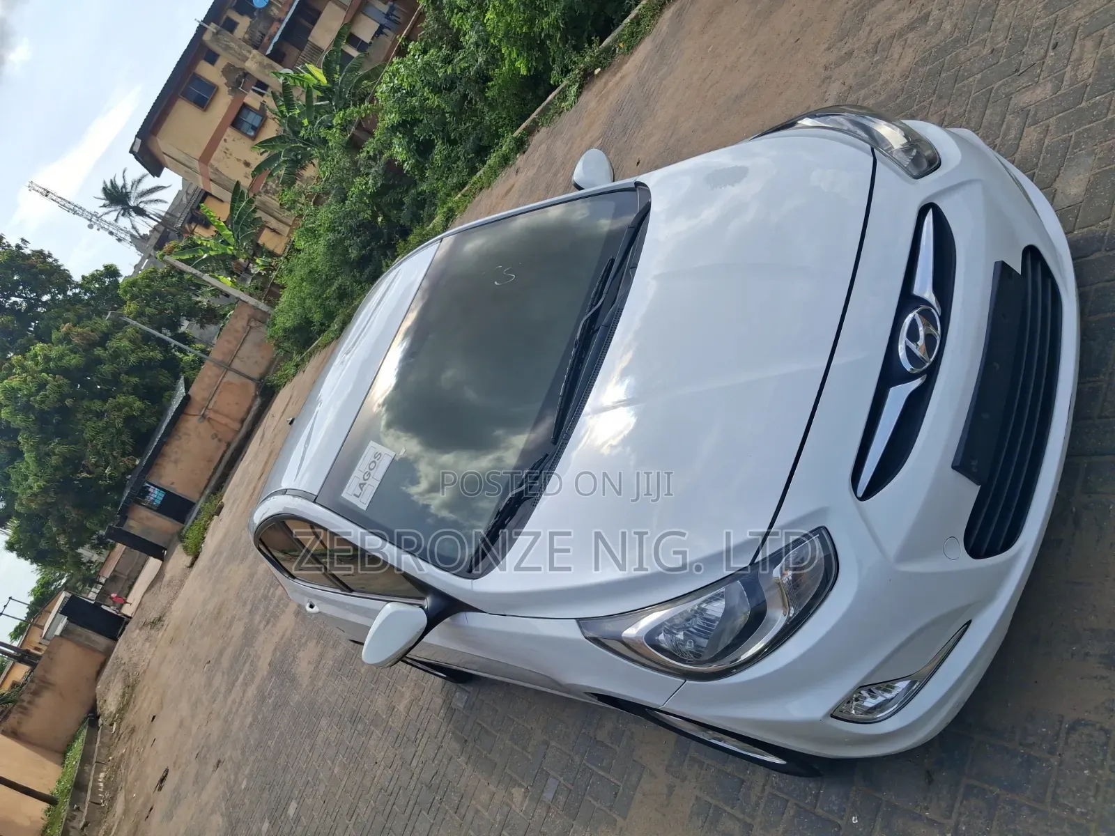 Hyundai Accent SE Hatchback 2016 White