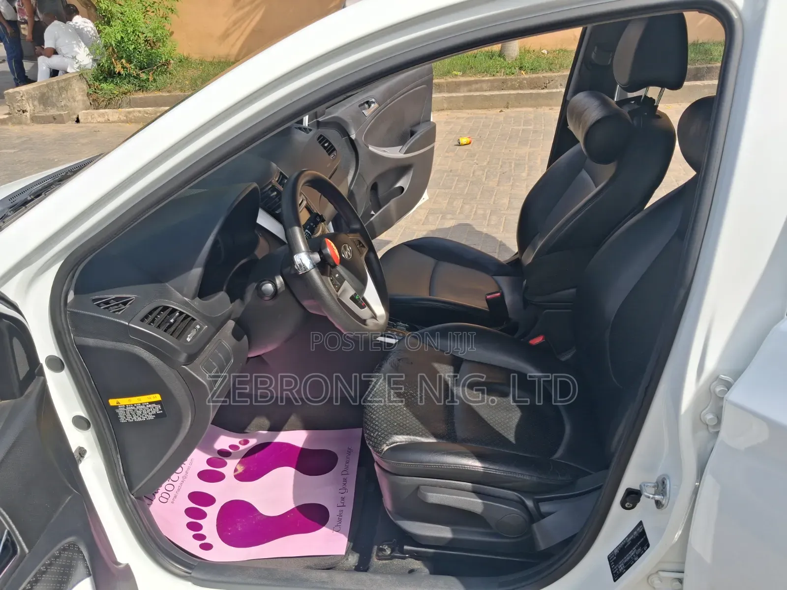 Hyundai Accent SE Hatchback 2016 White