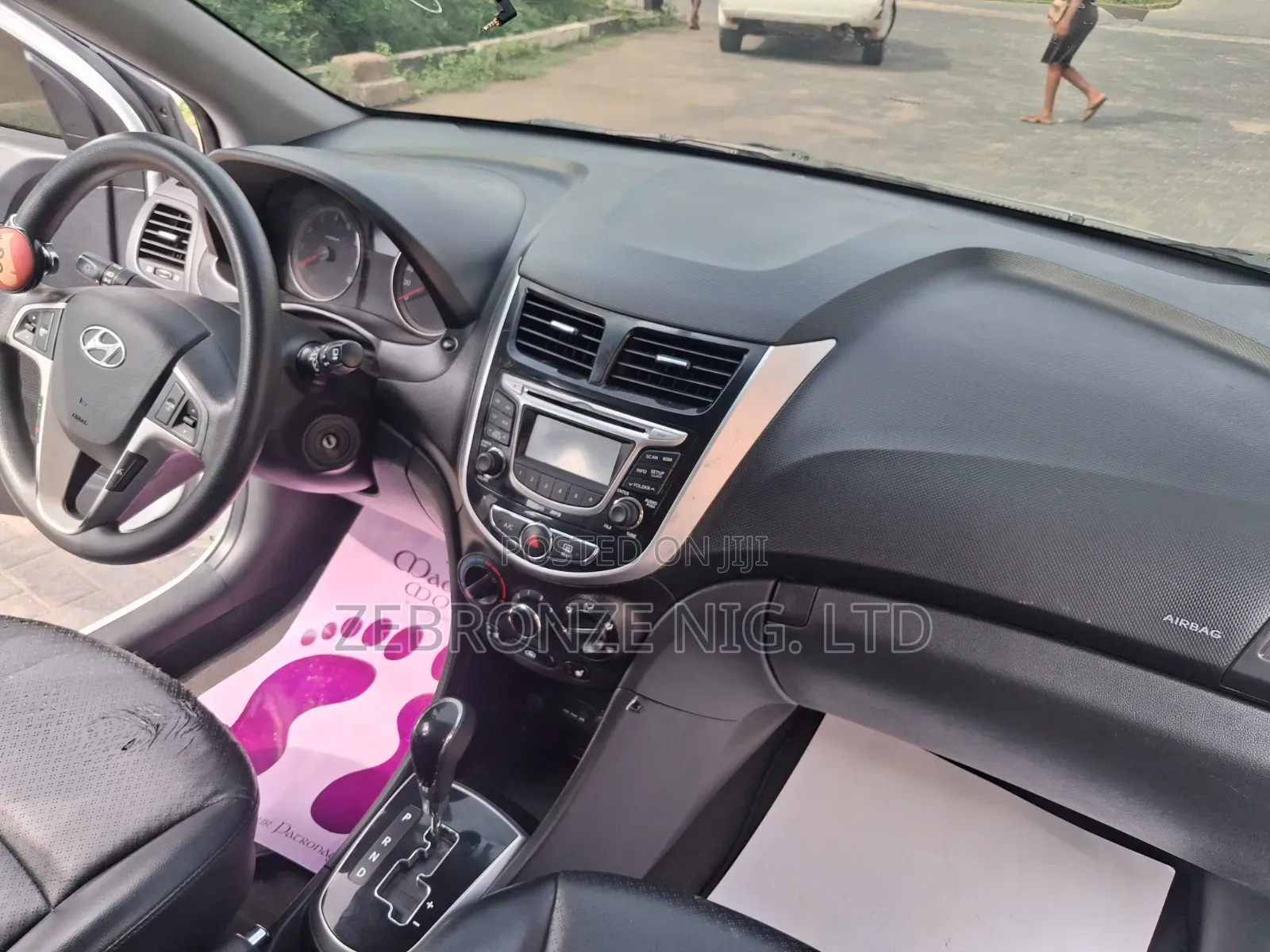 Hyundai Accent SE Hatchback 2016 White