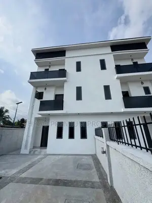4bdrm Duplex in Woji Estate for sale