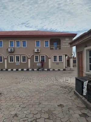 20bdrm Mansion in Baruwa for sale
