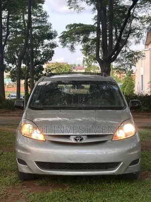 Toyota Sienta 1.5 AWD 2008 Silver