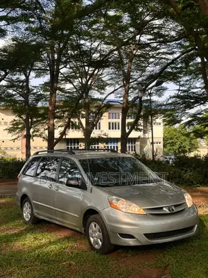 Toyota Sienta 1.5 AWD 2008 Silver