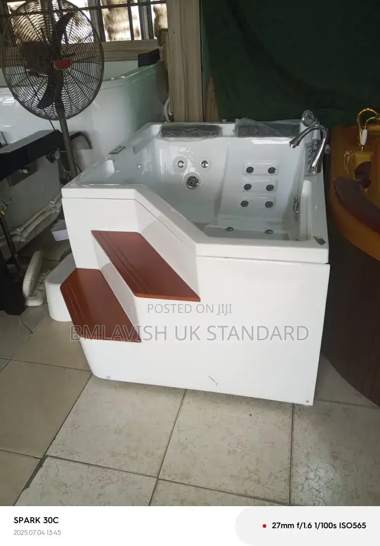Special Double Jacuzzi Set With Step