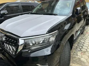 Toyota Land Cruiser Prado 2022 Black