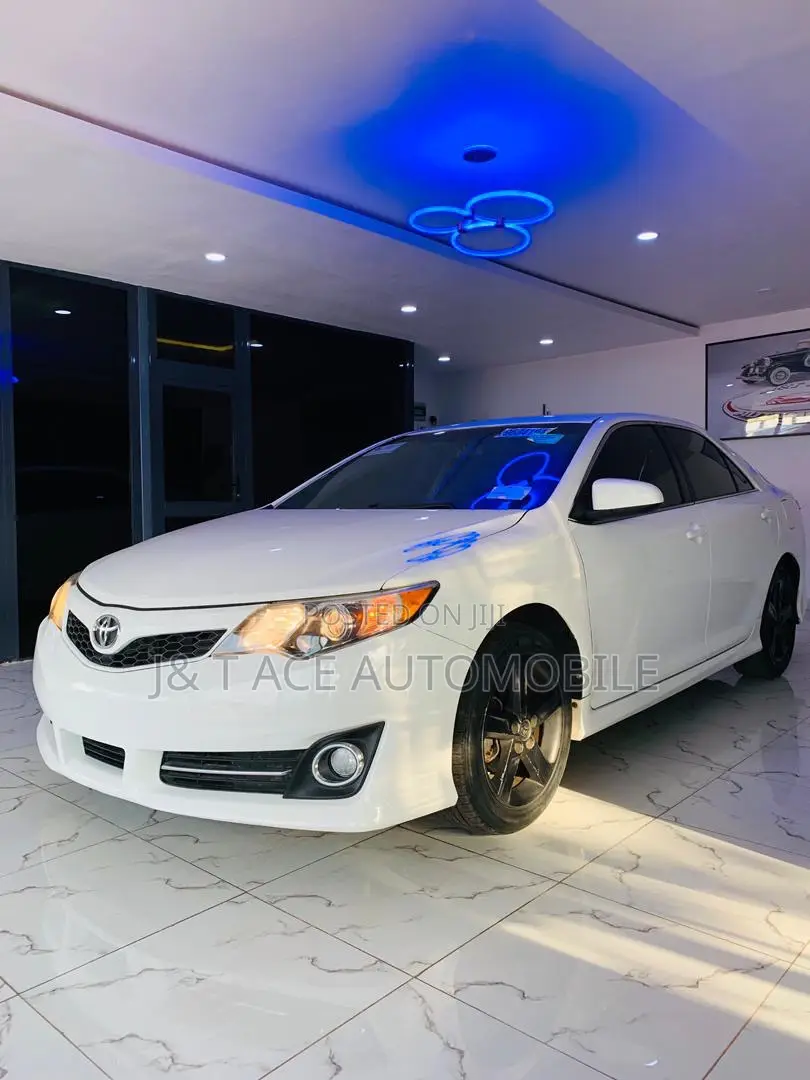 Toyota Camry 2014 White