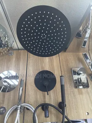 Round Conduit Shower Set
