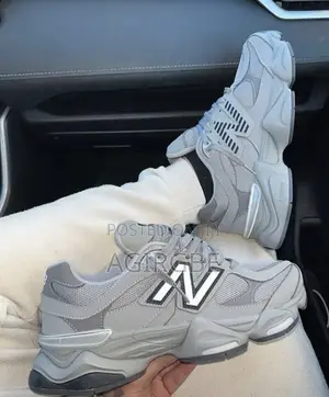 *Stock: New Balance Nb9060 (Best Quality)* *Exactly as Seen *