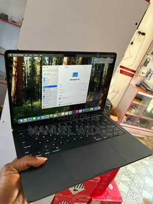 Laptop Apple MacBook Air 2022 M2 16GB Apple M2 SSD 512GB