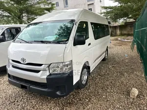 Toyota HiAce 2014 White