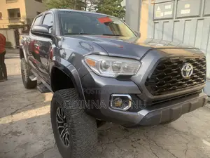 Toyota Tacoma 2018 Gray