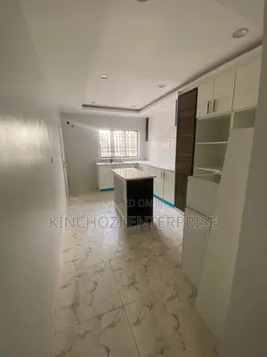 4bdrm Townhouse / Terrace in Utako for rent