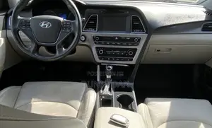 Hyundai Sonata Sport Sedan FWD (2.4L 4cyl 6A) 2017 Silver