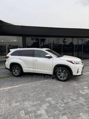 Toyota Highlander XLE 2019 White