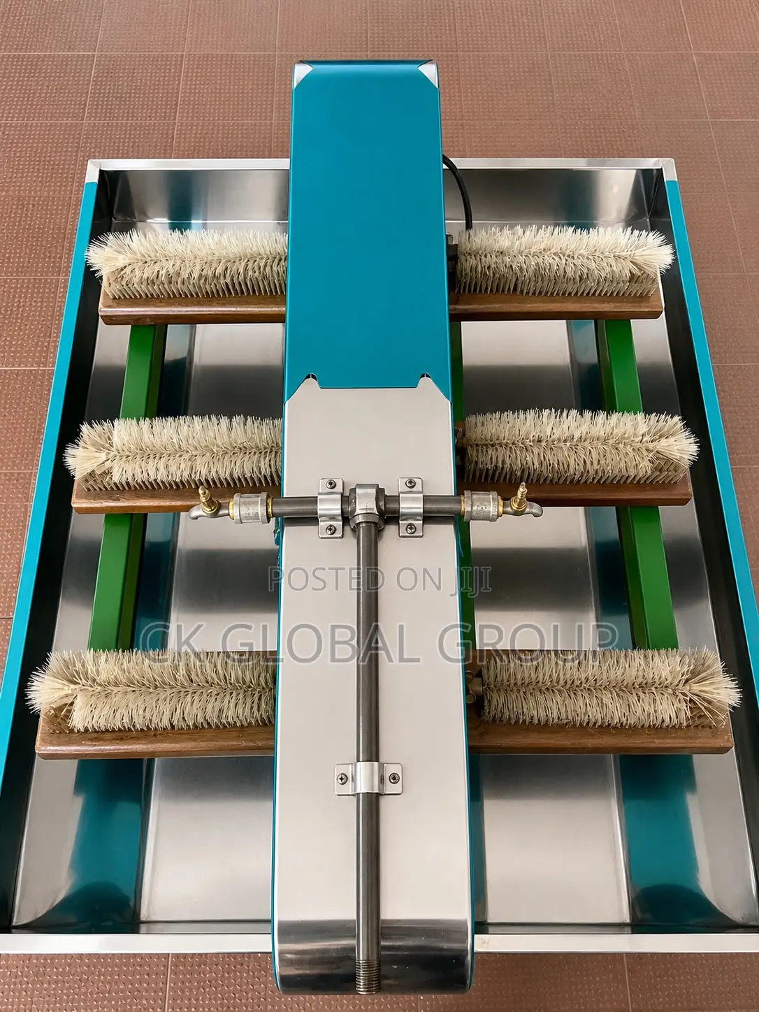 Bottle Washing Machine ( Semi-Automatic Brush-Type )