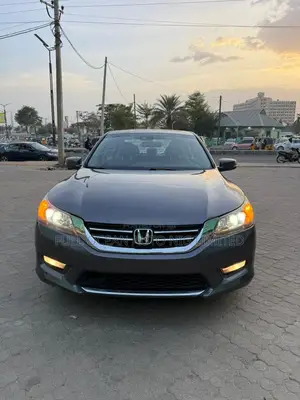 Honda Accord Touring V-6 4dr Sedan (3.5L 6cyl 6A) 2014 Gray