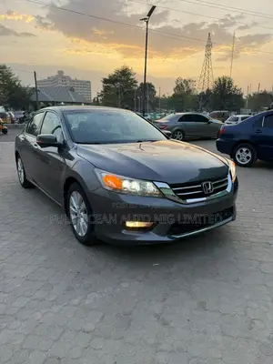 Honda Accord Touring V-6 4dr Sedan (3.5L 6cyl 6A) 2014 Gray