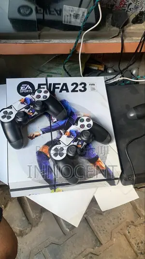 Ps4 Fat Complete With to 2 Pads