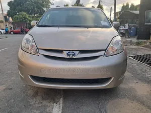 Toyota Sienna XLE 2007 Gold