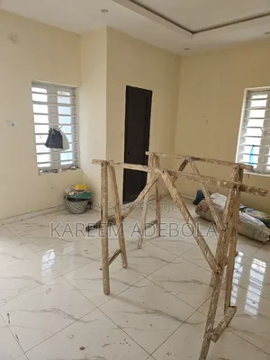2bdrm Block of Flats in Opposite Progressive, Berger for rent