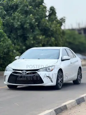 Toyota Camry 2016 White