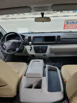 Toyota HiAce 2016 Gold