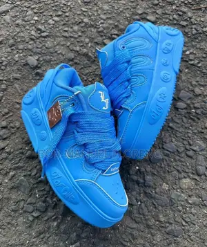Puma Sneakers
