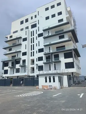 4bdrm Duplex in Banana Island for rent