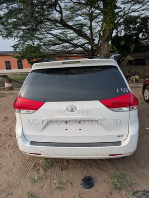Toyota Sienna 2014 White