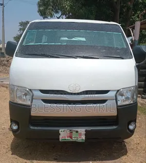 Toyota HiAce 2012 White