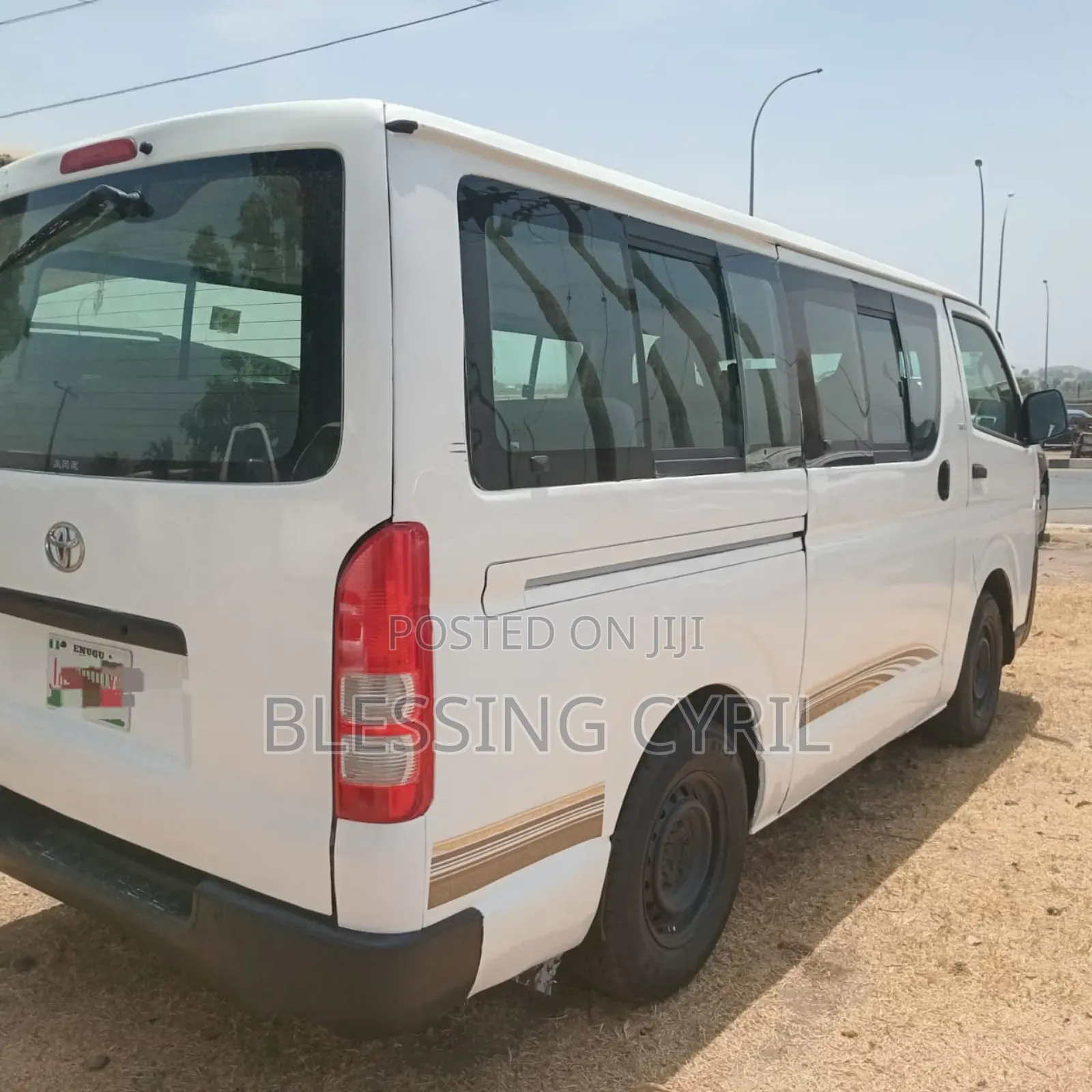 Toyota HiAce 2012 White