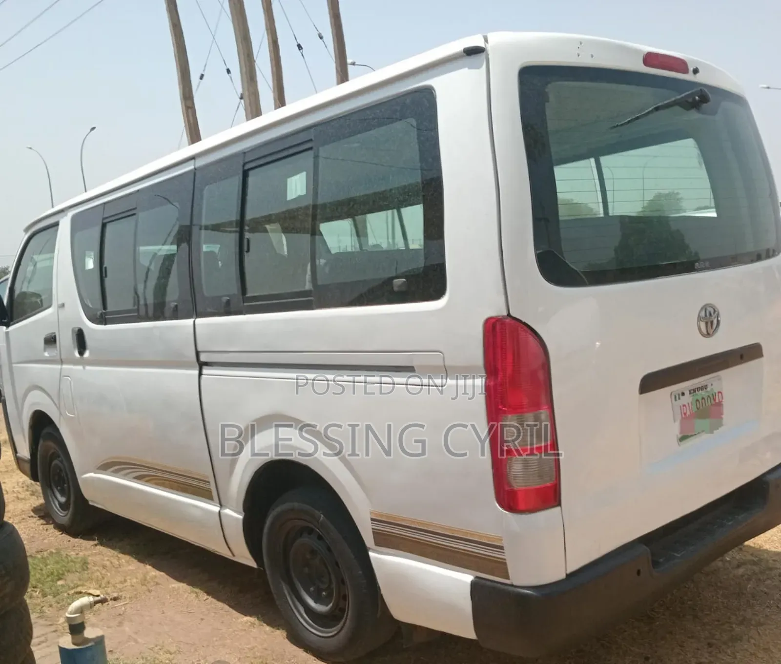 Toyota HiAce 2012 White