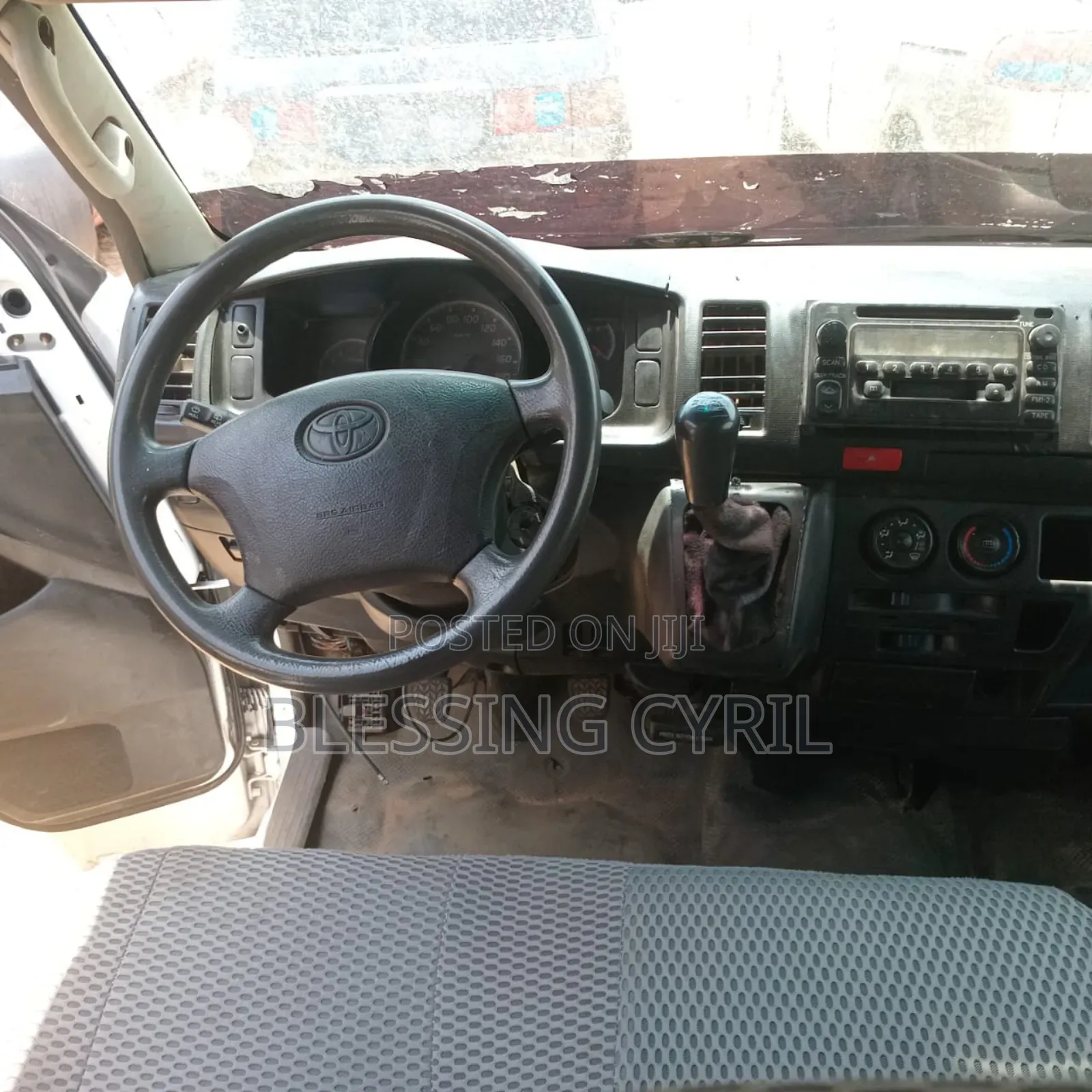 Toyota HiAce 2012 White