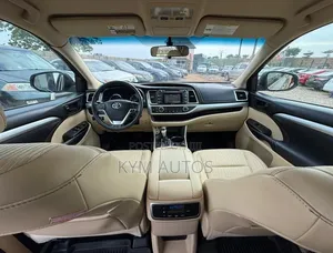 Toyota Highlander 2015 Gold