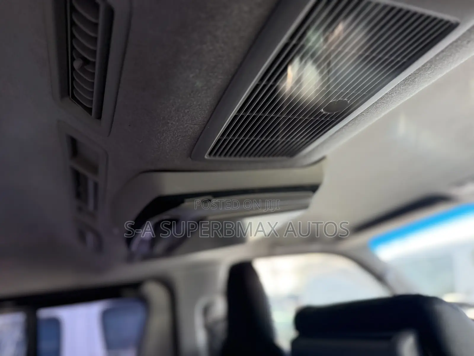 Toyota HiAce 2010 Silver