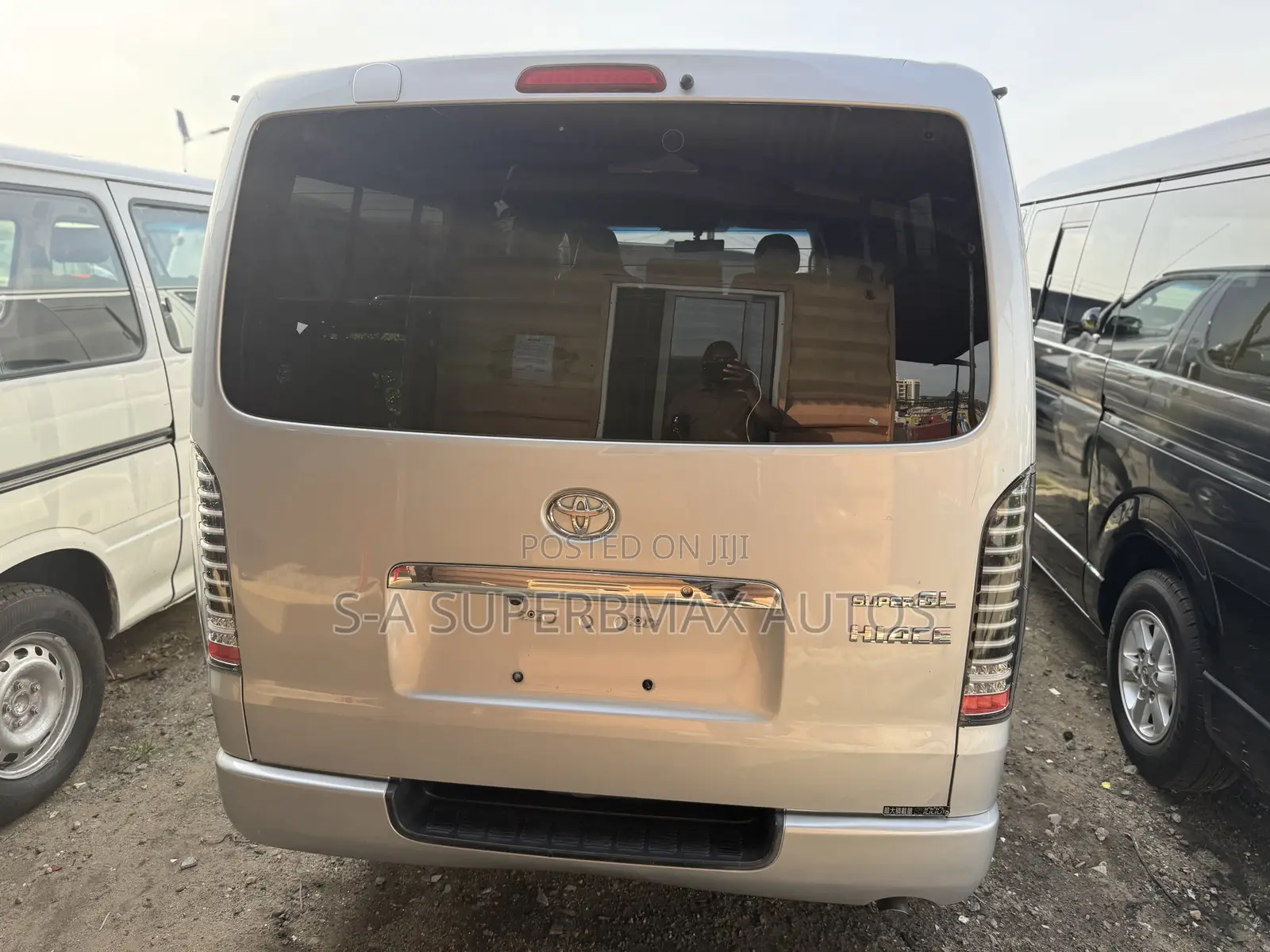 Toyota HiAce 2010 Silver