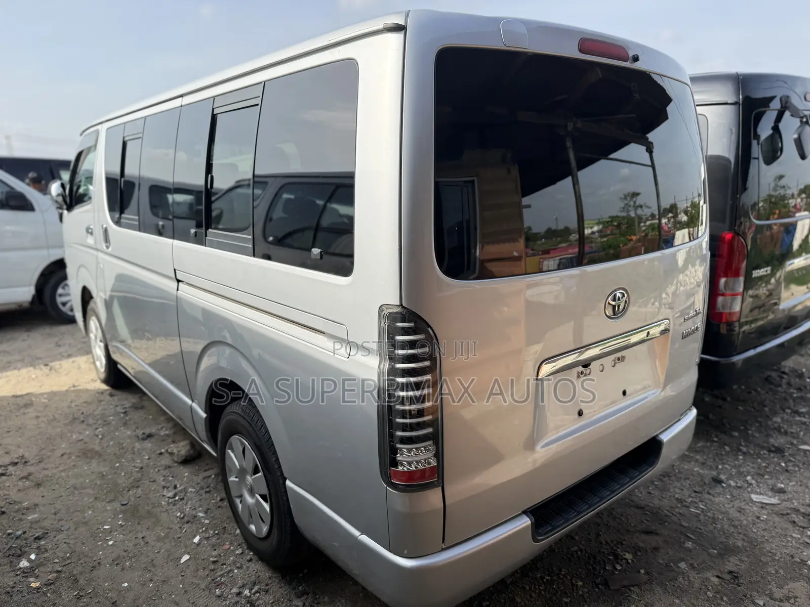 Toyota HiAce 2010 Silver