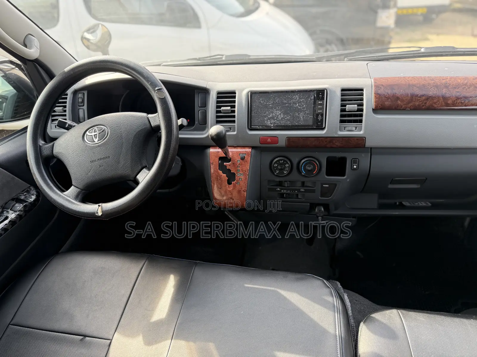 Toyota HiAce 2010 Silver